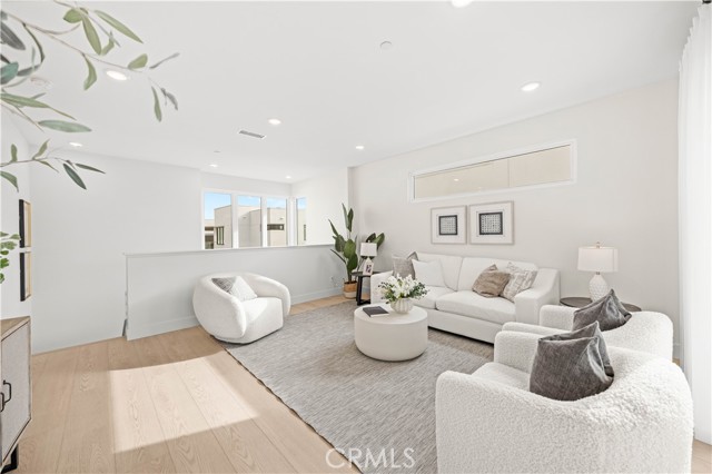 Detail Gallery Image 28 of 56 For 16376 Veterans, Tustin,  CA 92782 - 4 Beds | 3/1 Baths