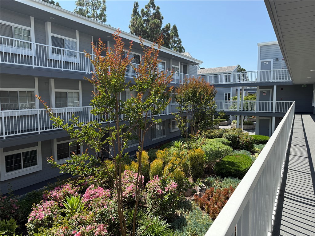 1406 Brett Place #209