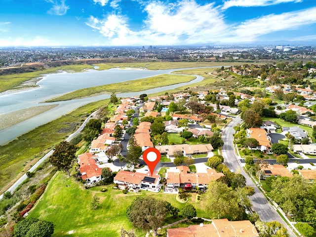 2111 Vista Entrada, Newport Beach CA: https://media.crmls.org/medias/d46ac1fa-4b3e-4d46-b553-5056e77feb29.jpg