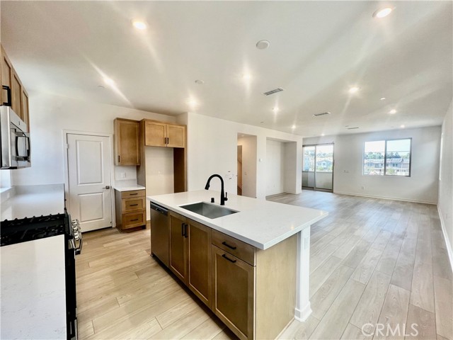 Detail Gallery Image 7 of 29 For 2652 Sprout Ln #102,  Corona,  CA 92883 - 4 Beds | 3/1 Baths