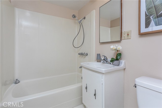 Detail Gallery Image 21 of 27 For 601 Roselli St, Burbank,  CA 91501 - 3 Beds | 2 Baths
