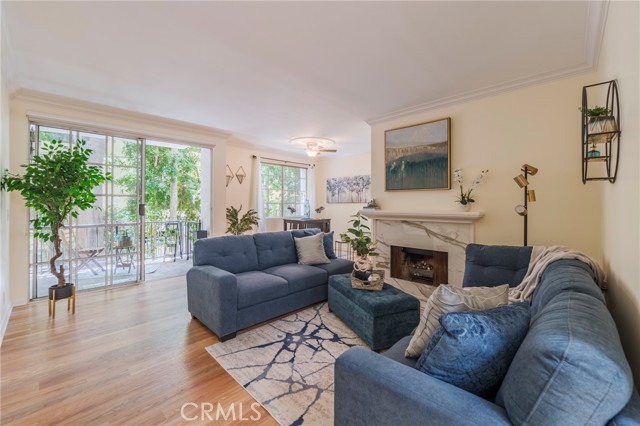 1375 Kelton AVE Unit: 104