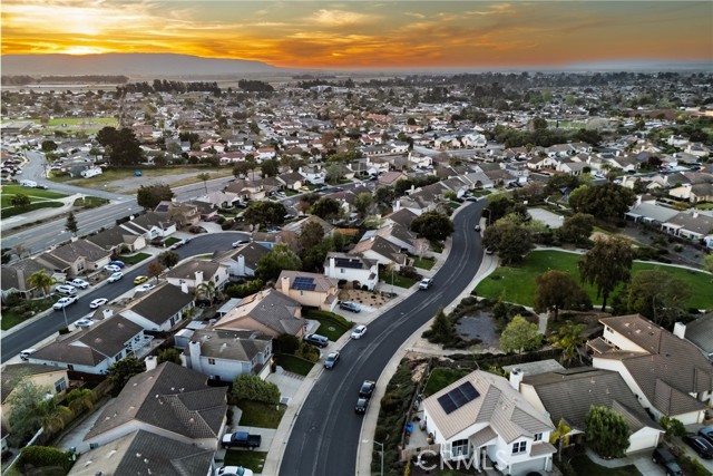 Detail Gallery Image 3 of 54 For 3831 Les Maisons, Santa Maria,  CA 93455 - 4 Beds | 2/1 Baths
