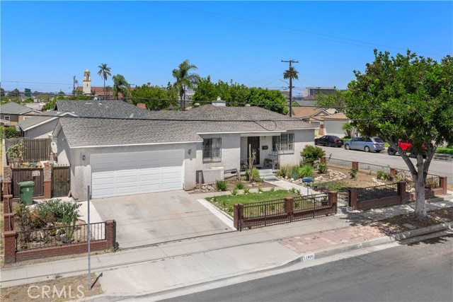 11905 Freeman, Hawthorne CA: https://media.crmls.org/medias/d46d71fc-3b55-4eac-8206-dc742b13cb48.jpg