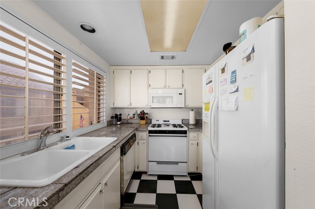 Detail Gallery Image 9 of 24 For 514 Jamacha Rd 4j,  El Cajon,  CA 92019 - 2 Beds | 2 Baths