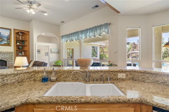 Detail Gallery Image 21 of 54 For 13946 Santa Fe Ct, Bakersfield,  CA 93314 - 4 Beds | 3 Baths