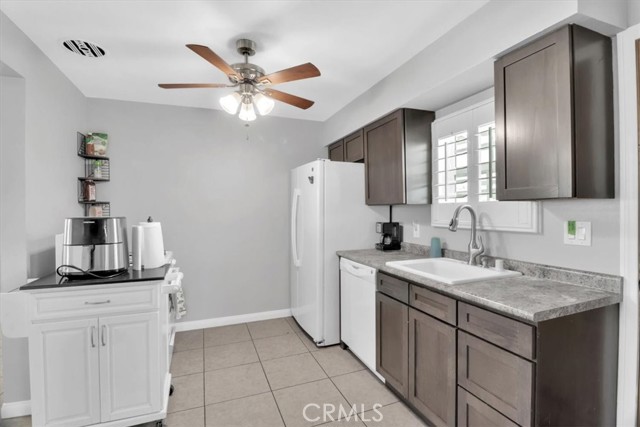 15728 Stevens Avenue, Bellflower CA: https://media.crmls.org/medias/d46e6373-5681-43ef-b454-32d861a47801.jpg