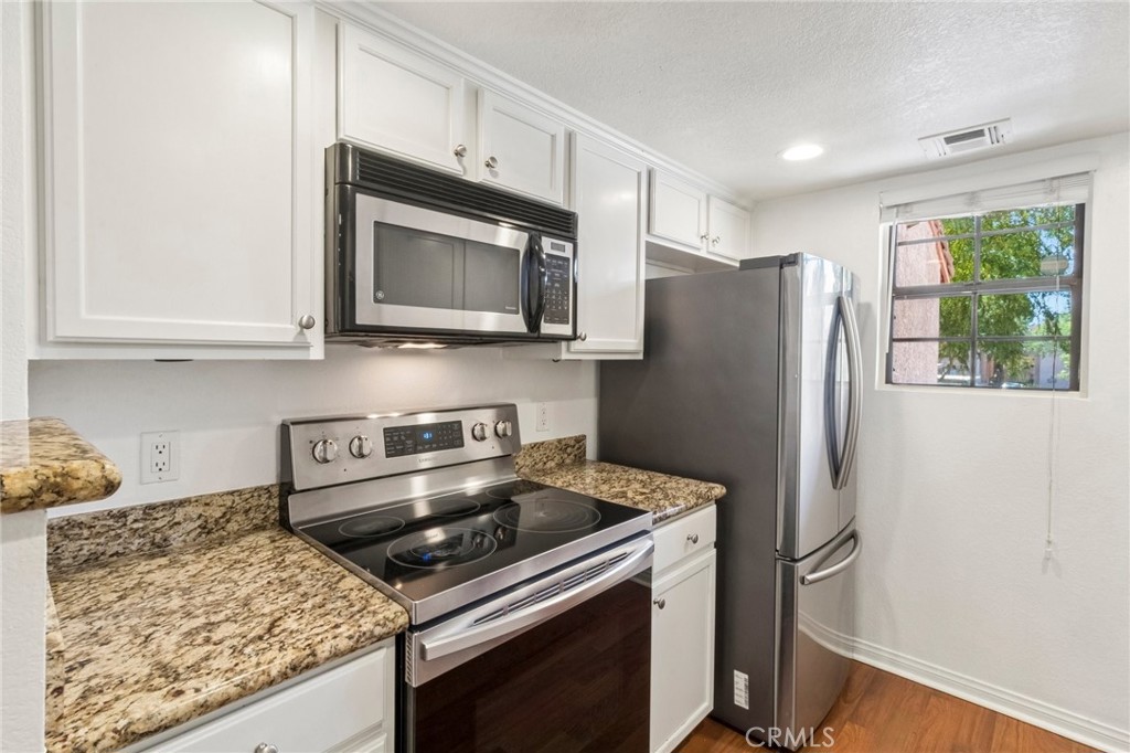 12059 Alta Carmel Court - photo 11