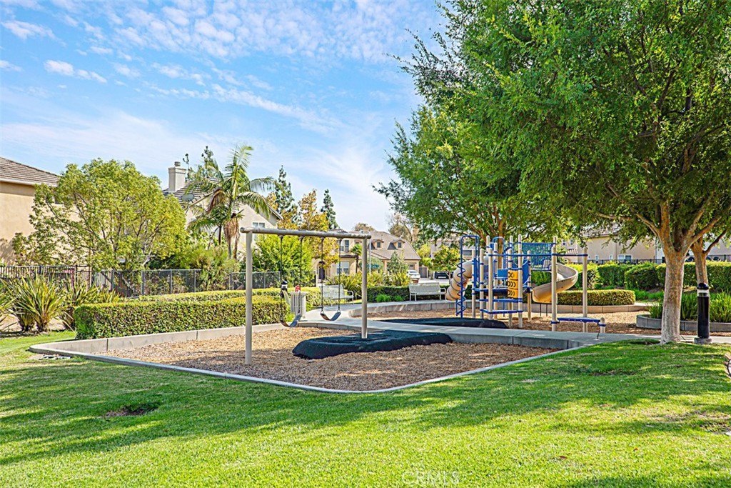 https://media.crmls.org/medias/d46ef482-5629-4747-9a9f-089d20fb6b7b.jpg?preset=X-Large