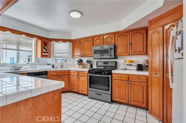 9216 Tobias Avenue, Panorama City CA: https://media.crmls.org/medias/d46f1020-99bb-434f-a173-5e4bdbc3d660.jpg
