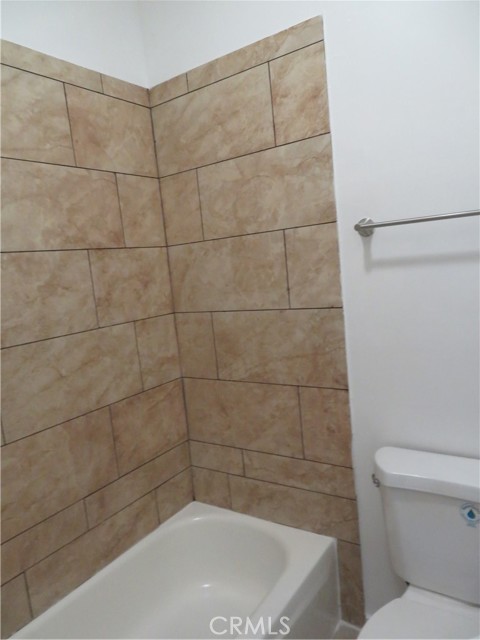 Detail Gallery Image 16 of 19 For 156 E Colden, Los Angeles,  CA 90003 - 2 Beds | 1 Baths