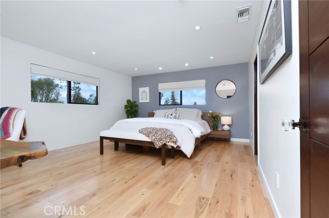 4751 Del Moreno Drive, Woodland Hills CA: https://media.crmls.org/medias/d46f7ada-2e0b-4337-9f1b-a1bb6f5b0c1e.jpg