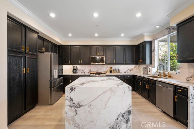 Detail Gallery Image 14 of 37 For 6223 Gretchen Ct, Fontana,  CA 92336 - 5 Beds | 3 Baths