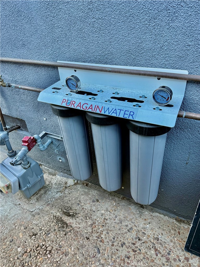 https://media.crmls.org/medias/d4705232-706b-4d0a-bfe1-8c1f923c00c7.jpg?preset=X-Large