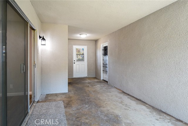 15195 Kingsway Drive, Lake Elsinore CA: https://media.crmls.org/medias/d470aff0-a0f0-497e-857f-76c4b070c224.jpg