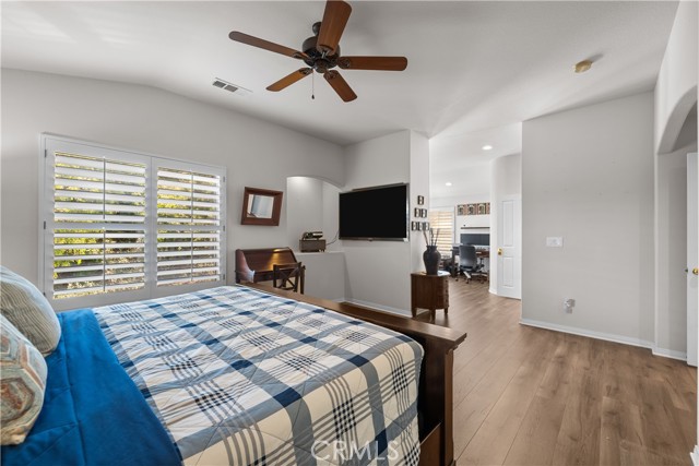 Detail Gallery Image 36 of 56 For 21736 Redwood Canyon, Saugus,  CA 91390 - 4 Beds | 4 Baths