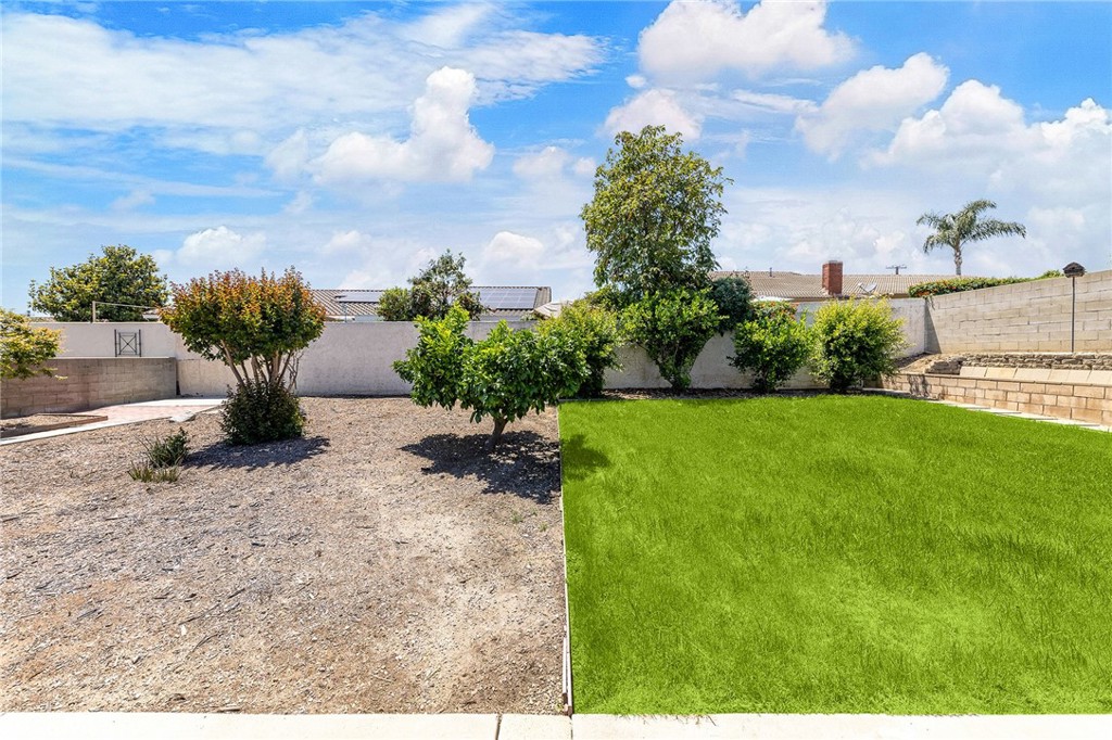 MLS #OC25120439 img 32