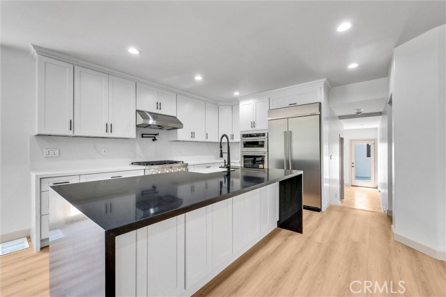 Detail Gallery Image 12 of 39 For 5090 Rockledge, Riverside,  CA 92506 - 5 Beds | 4 Baths