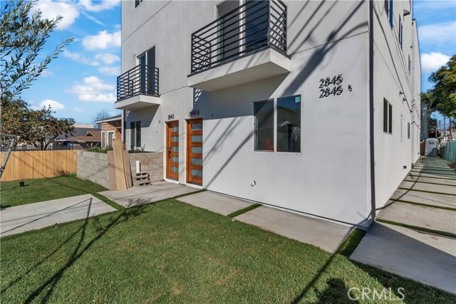 Detail Gallery Image 2 of 29 For 2843 Folsom, Los Angeles,  CA 90033 - 5 Beds | 5 Baths