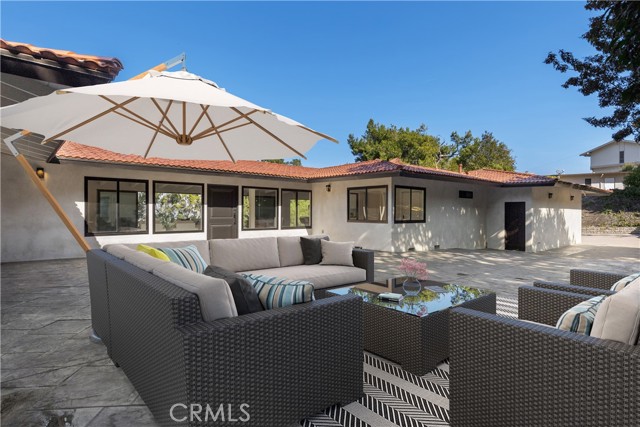 34 Deerhill Drive, Rolling Hills Estates, California 90274, 4 Bedrooms Bedrooms, ,3 BathroomsBathrooms,Residential,Sold,Deerhill,SB22242492