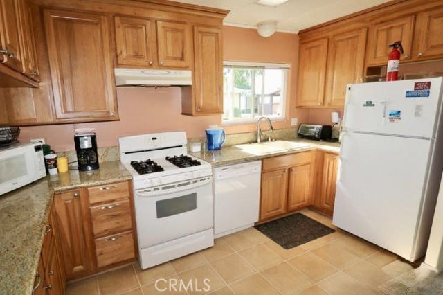 Detail Gallery Image 24 of 32 For 1251 Sky Lake Ave #330,  Brea,  CA 92821 - 2 Beds | 1/1 Baths