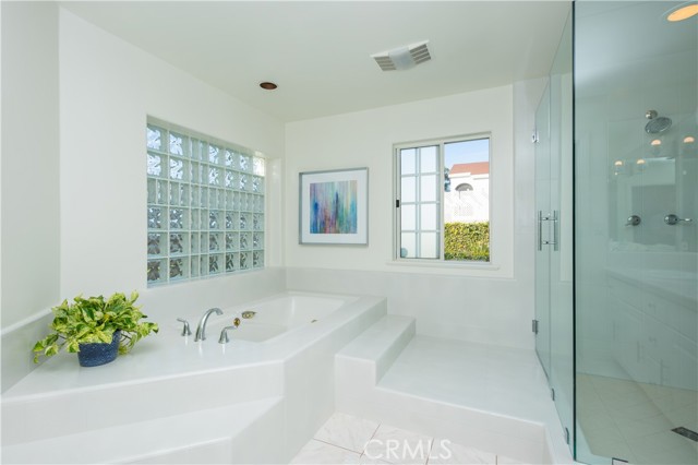 1021 Avenue D, Redondo Beach, California 90277, 4 Bedrooms Bedrooms, ,2 BathroomsBathrooms,Residential,For Sale,Avenue D,SB26098756