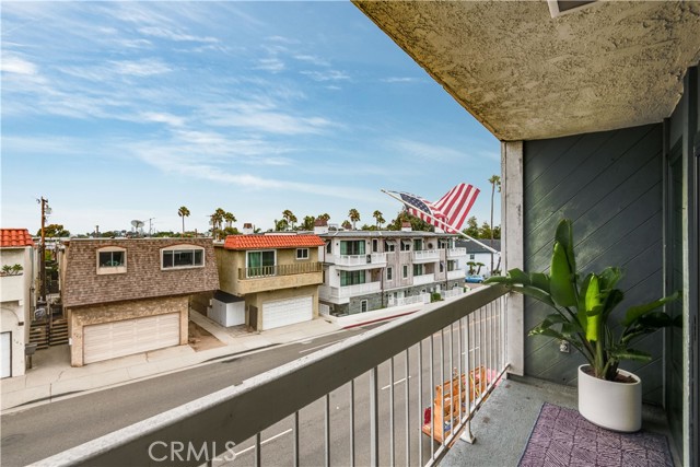 748 Manhattan Beach Boulevard, Manhattan Beach, California 90266, 3 Bedrooms Bedrooms, ,1 BathroomBathrooms,Residential,Sold,Manhattan Beach,SB21160788