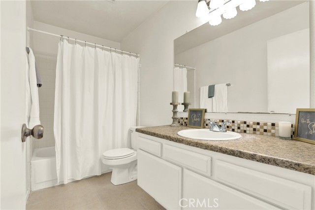 18417 Mount Kristina Street, Fountain Valley CA: https://media.crmls.org/medias/d473cd73-1016-4fea-9435-c1d0a61c1d7f.jpg