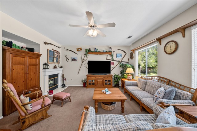 Detail Gallery Image 18 of 68 For 22262 Trinity Pl, Saugus,  CA 91390 - 5 Beds | 3 Baths