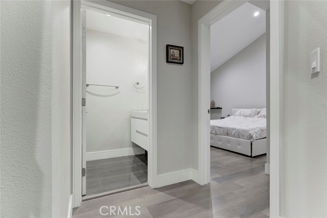 Detail Gallery Image 15 of 41 For 1881 Alpha Rd #17,  Glendale,  CA 91208 - 2 Beds | 3 Baths