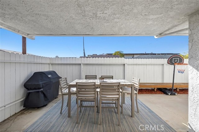 2000 Voorhees Avenue, Redondo Beach, California 90278, 3 Bedrooms Bedrooms, ,2 BathroomsBathrooms,Residential,Sold,Voorhees,SB23026527