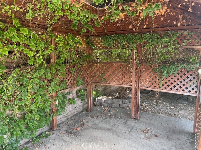 https://media.crmls.org/medias/d474b99b-7c03-4003-858e-b390ed2b17e7.jpg?preset=X-Large