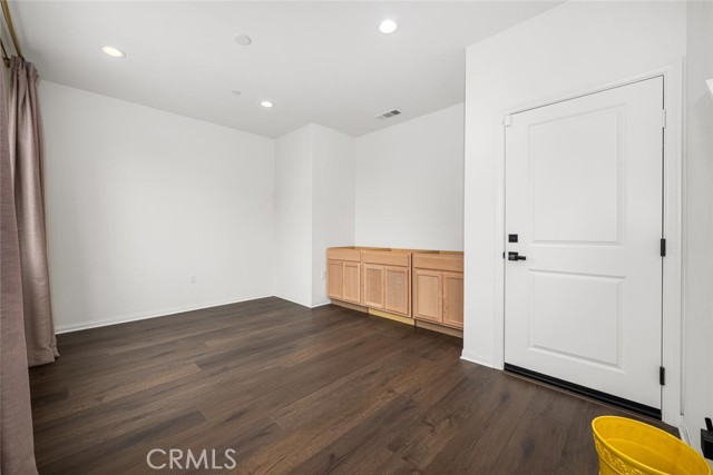 Detail Gallery Image 7 of 63 For 5860 Linden #8,  Long Beach,  CA 90805 - 3 Beds | 2/1 Baths