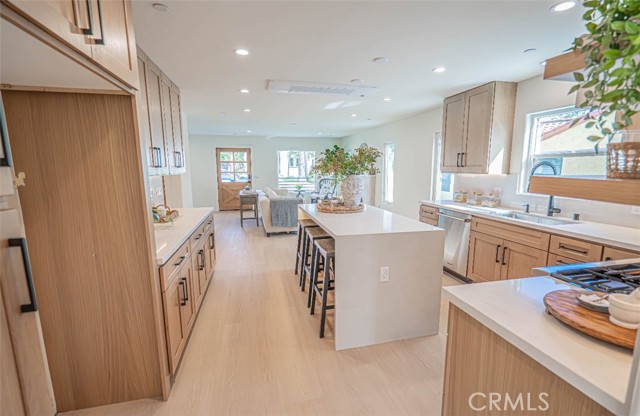 109 S Dunning, Ventura CA: https://media.crmls.org/medias/d474e942-d34f-4549-a51c-84cae0d51d3a.jpg