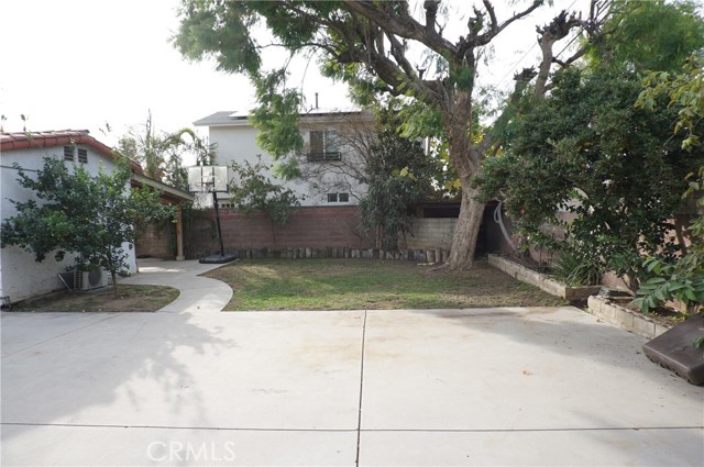 10109 Noble Avenue, Mission Hills (San Fernando) CA: https://media.crmls.org/medias/d475ab93-5b1d-481d-a776-7e922163993c.jpg
