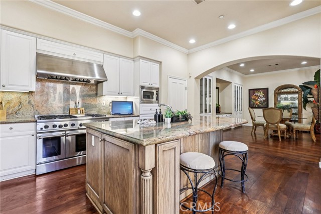21254 Lorca Circle, Huntington Beach CA: https://media.crmls.org/medias/d475f976-c986-4b7a-a052-2423477a9cf4.jpg