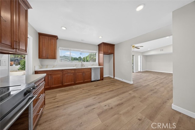 Detail Gallery Image 18 of 45 For 10346 Siesta Dr, Sunland,  CA 91040 - 2 Beds | 3 Baths