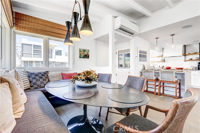 316 5th Street, Manhattan Beach CA: https://media.crmls.org/medias/d4770273-9092-4420-aa33-bccc9ab8196d.jpg