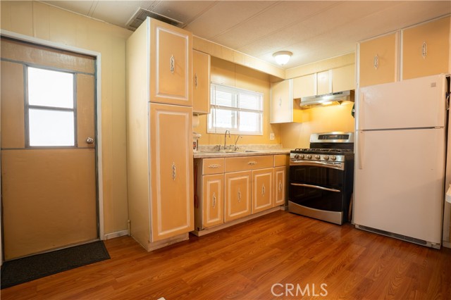 Detail Gallery Image 5 of 19 For 1560 S Otterbein Ave #167,  Rowland Heights,  CA 91748 - 3 Beds | 2 Baths