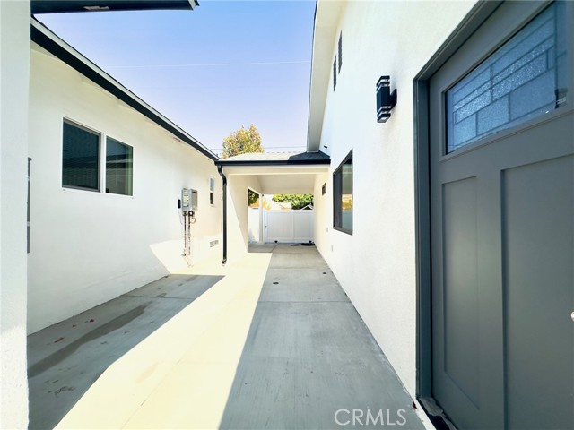 Detail Gallery Image 3 of 14 For 15950 Cohasset St, Van Nuys,  CA 91406 - 3 Beds | 2/1 Baths