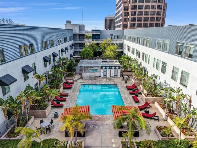 435 W Center Street Promenade, Anaheim CA: https://media.crmls.org/medias/d4783adc-d662-4391-8ea7-495d1c94c2b3.jpg