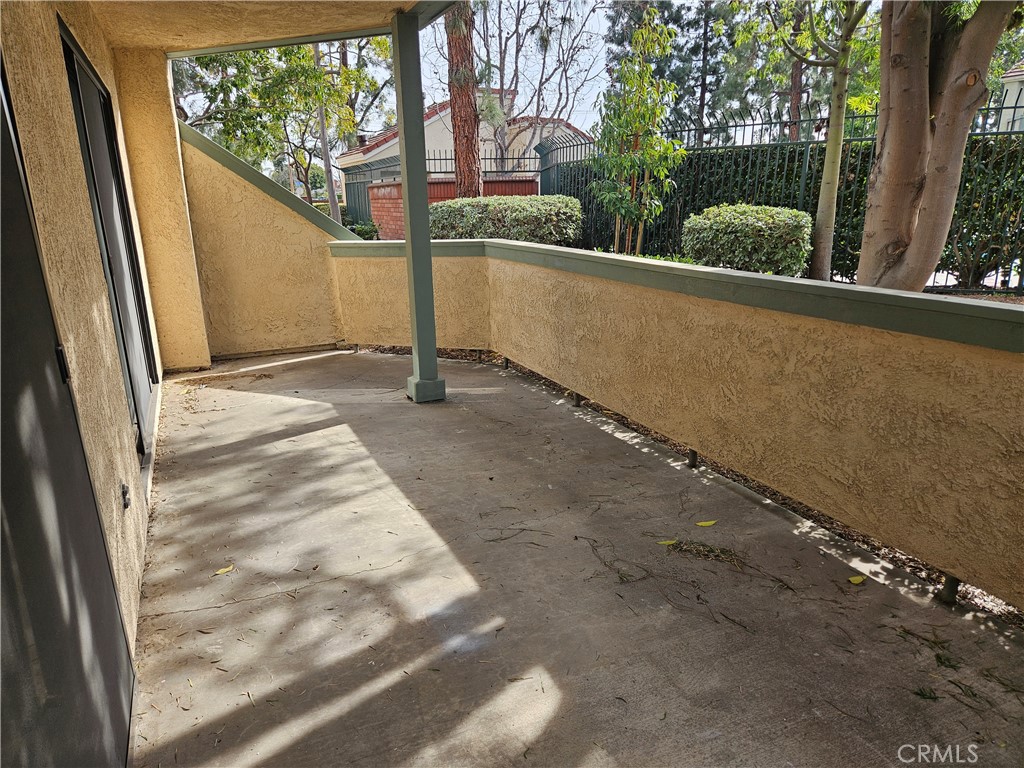 https://media.crmls.org/medias/d4785ba8-9fcc-430b-aeb6-afff935511fb.jpg?preset=X-Large
