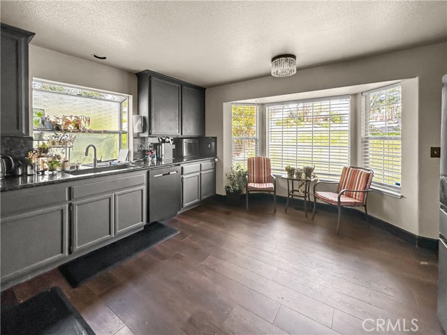 Detail Gallery Image 8 of 16 For 6149 Kanaka Ave, Oroville,  CA 95966 - 3 Beds | 2 Baths