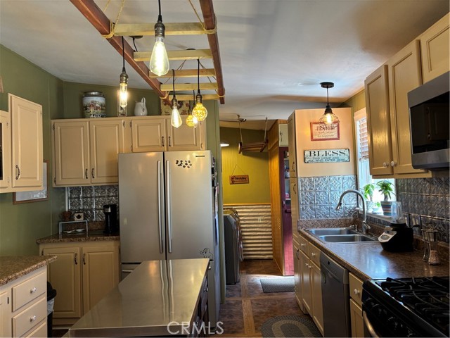 4060 Indian Peak Road, Mariposa CA: https://media.crmls.org/medias/d478a0c3-6c67-4f5a-8004-025c71d486ed.jpg