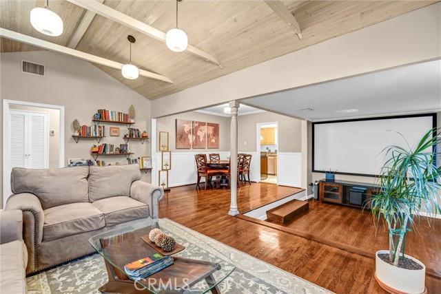 Detail Gallery Image 8 of 26 For 1130 N Cordova, Burbank,  CA 91505 - 2 Beds | 1 Baths