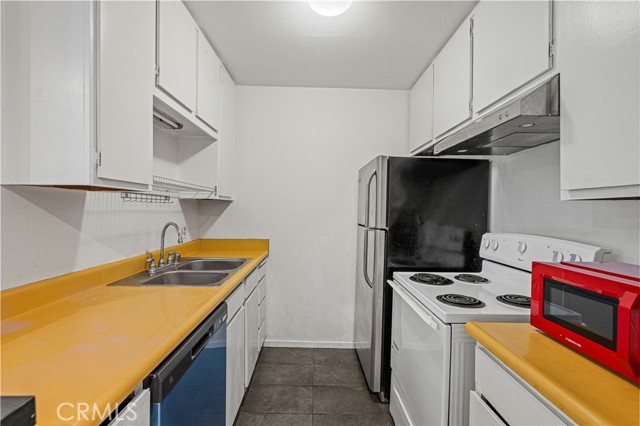 525 S Ardmore Ave, Los Angeles CA: https://media.crmls.org/medias/d47985f7-d00a-4bc6-93cc-226308e5abe3.jpg
