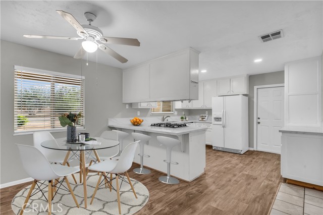 Detail Gallery Image 4 of 25 For 19158 Live Oak St, Hesperia,  CA 92345 - 3 Beds | 2 Baths