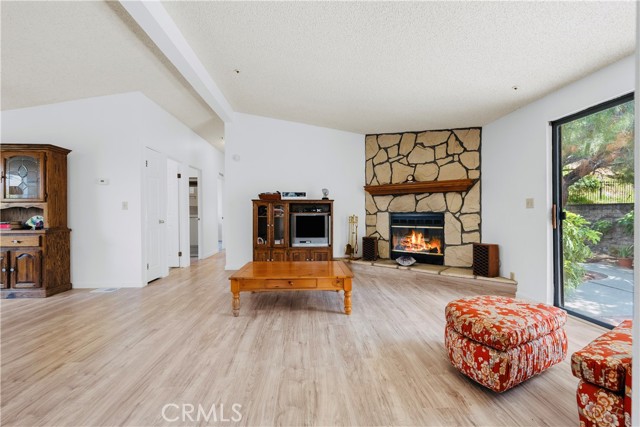 13691 Gavina Avenue, Sylmar CA: https://media.crmls.org/medias/d47ad467-bec3-4ec1-b5c0-f34c5f5abcb9.jpg