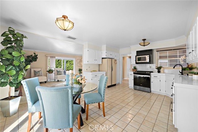 Detail Gallery Image 9 of 38 For 16805 Redwood St, Fountain Valley,  CA 92708 - 4 Beds | 3 Baths