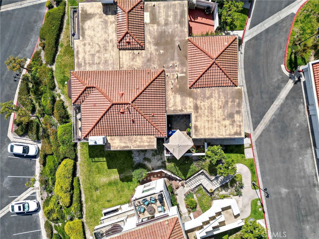 https://media.crmls.org/medias/d47c2e35-a039-4d4d-ab81-2d8f002988d2.jpg?preset=X-Large